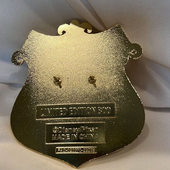 Disney X Cinderella Princess Stories Pin 3” LE 300!! RARE Classic Princess NEW - Picture 4 of 6